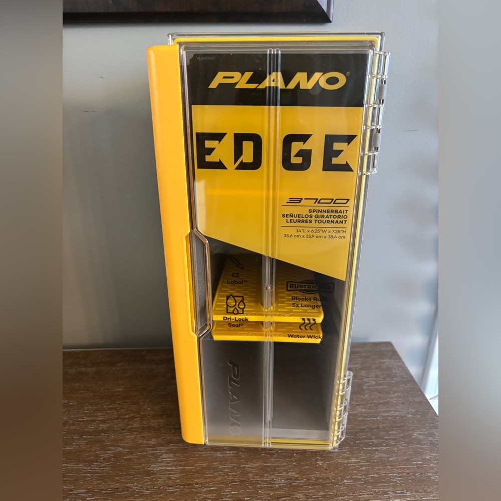 EDGE 3700 Spinnerbait Box - Yellow and Black